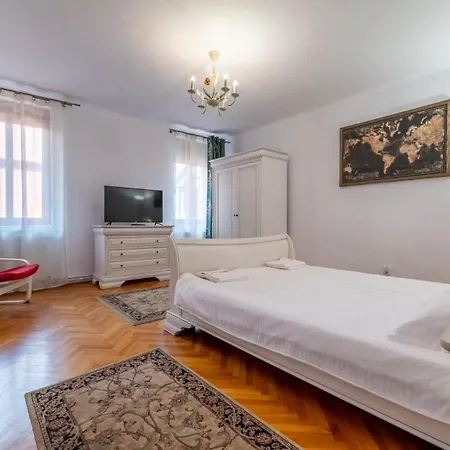 Conrad Haas Apartment *