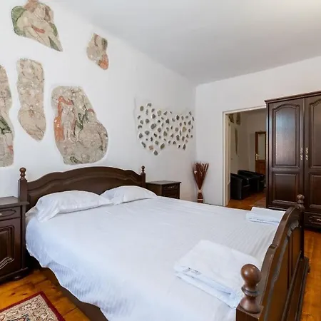 Conrad Haas Apartment *